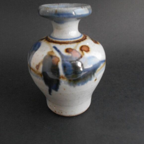 Handcrafted Bud Vase Studio Art Stoneware Pottery Signed “SHP”, 5" - Picture 4 of 9